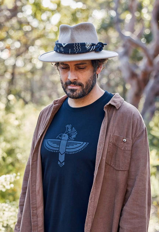 Men’s Cockatoo Totem Take Flight T-shirt